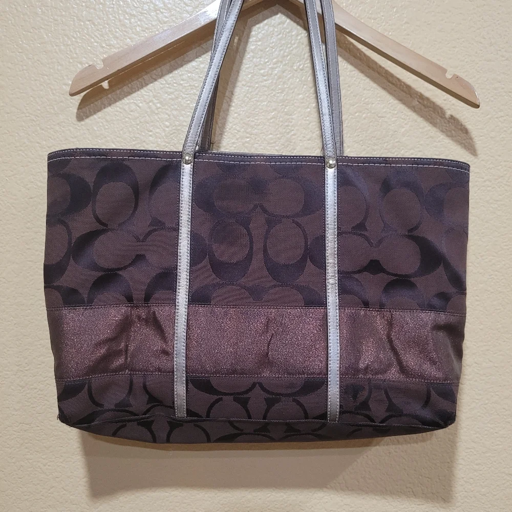Coach  totes - Picture 6 of 13